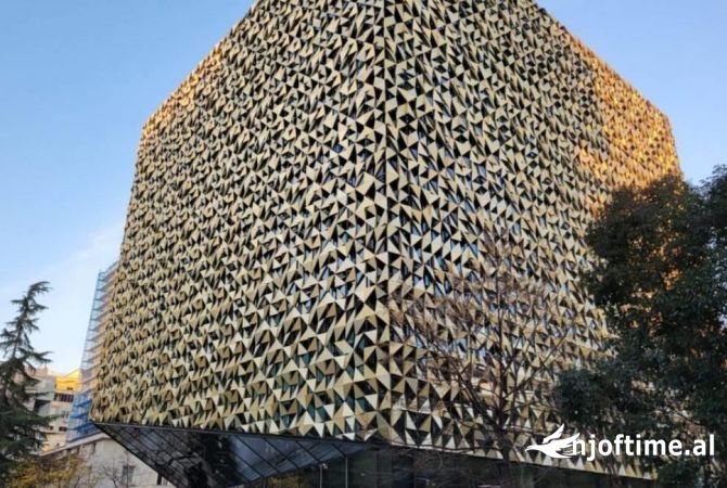 Ambient biznesi me qera 3+1 ne Tirane - 2,200 Euro