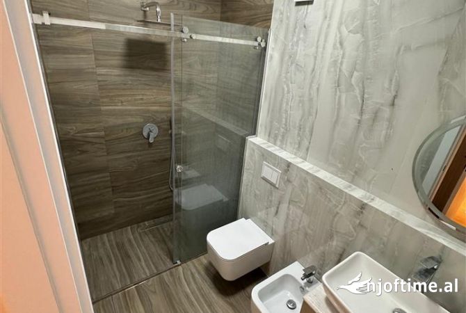 Shtepi ne shitje Apartament ne Tirane, 2+1, Mobilimi E mobiluar, Pagesa 195,000  Euro.