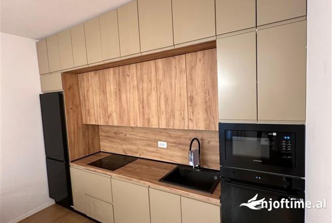 Shtepi ne shitje Apartament ne Tirane, 2+1, Mobilimi E mobiluar, Pagesa 195,000  Euro.