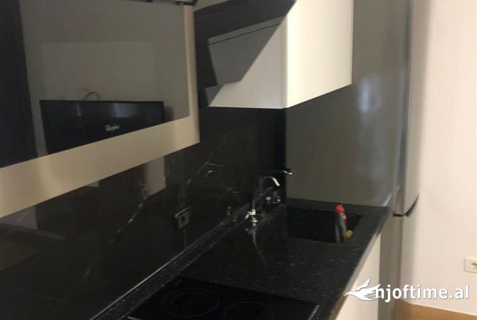 Shtepi ne shitje Apartament ne Tirane, 1+1, Mobilimi E mobiluar, Pagesa 120,000  Euro.