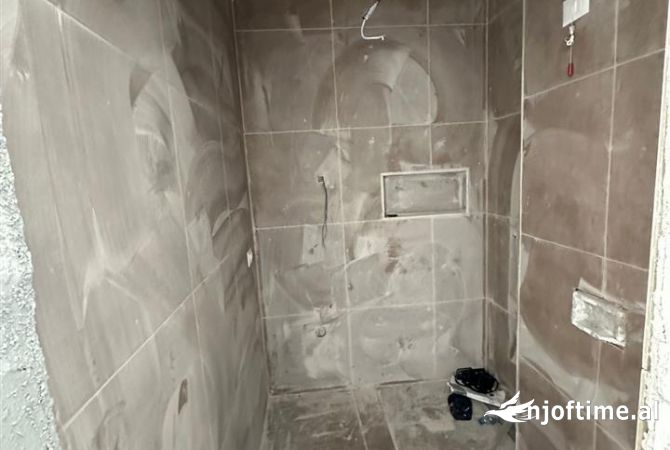 Ambient biznesi me qera 3+1 ne Tirane - 800 Euro