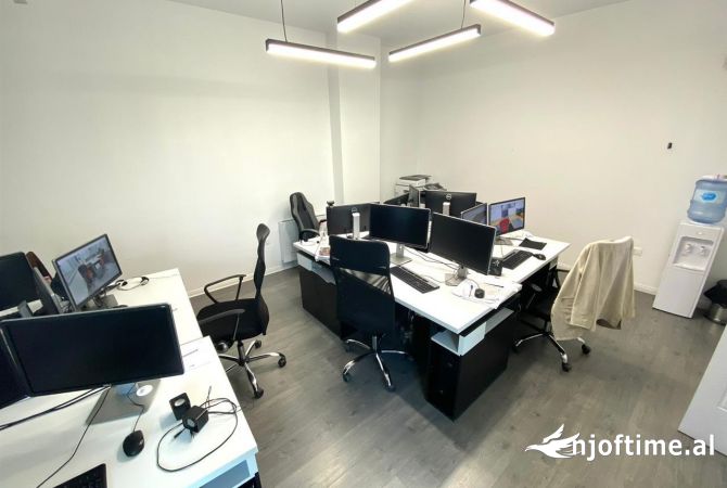 Ambient biznesi me qera 3+1 ne Tirane - 1,000 Euro