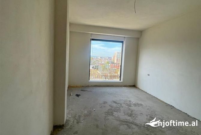 Shtepi ne shitje Apartament ne Tirane, 2+1, Mobilimi Bosh, pa mobiluar, Pagesa 201,250  Euro.