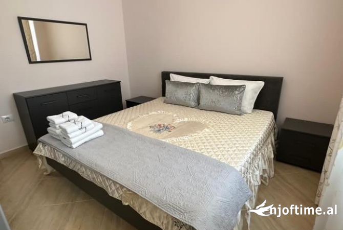 Shtepi me qera Apartament ne Tirane, 2+1, Mobilimi E mobiluar, Pagesa 700  Euro.