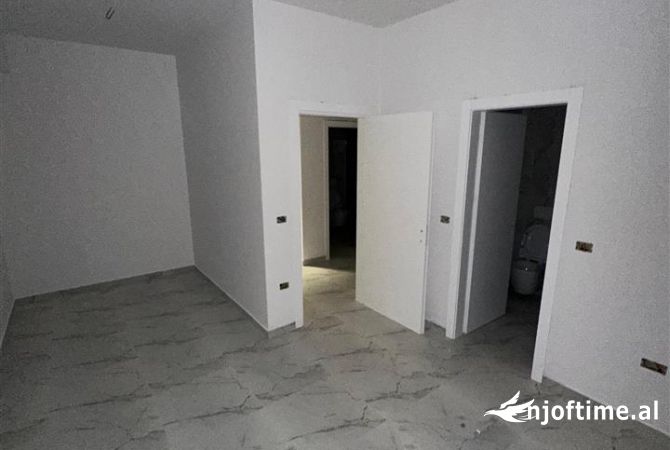 Shtepi me qera 2+1 ne Tirane - 700 Euro