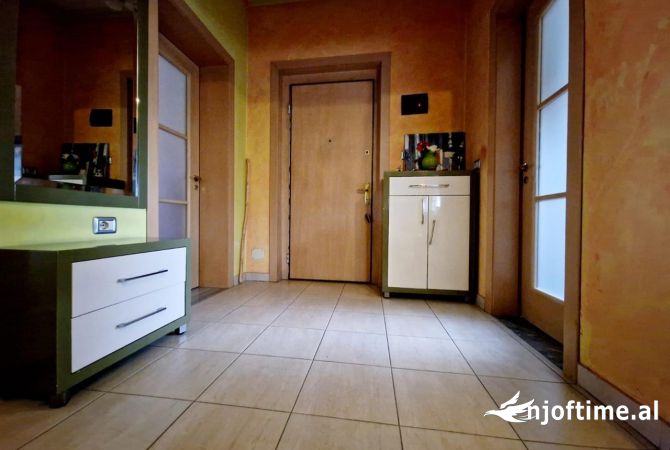 Shtepi me qera Apartament ne Tirane, 2+1, Mobilimi E mobiluar, Pagesa 500  Euro.