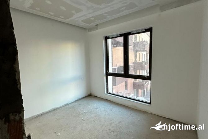 Ambient biznesi me qera 3+1 ne Tirane - 800 Euro