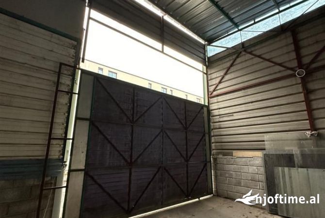 Ambient biznesi me qera 4+1 ne Tirane - 1,200 Euro