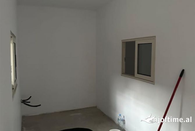 🏡 Jepet Magazine me qira ne Autostrade Tirane - Durres