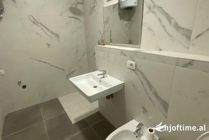 🏡 Jepet apartament 2+1 me qira per zyra te Rruga e Kosovareve