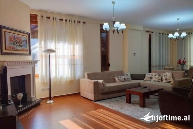 Shtepi me qera 5+1 ne Tirane - 2,500 Euro