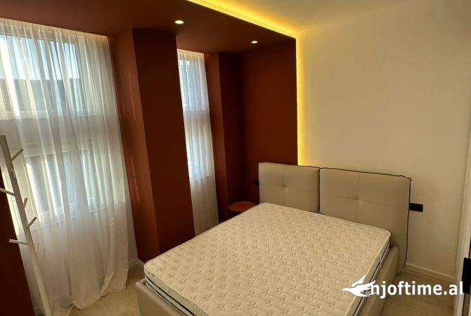 Shtepi ne shitje Apartament ne Tirane, 1+1, Mobilimi E mobiluar, Pagesa 131,000  Euro.