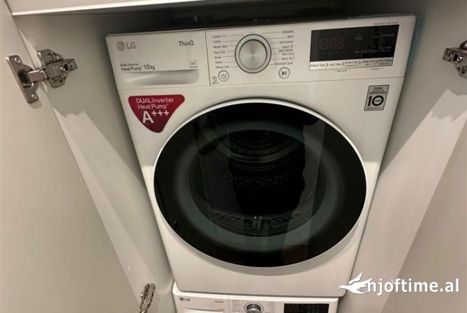 Shtepi me qera Apartament ne Tirane, 3+1, Mobilimi E mobiluar, Pagesa 2,300  Euro.