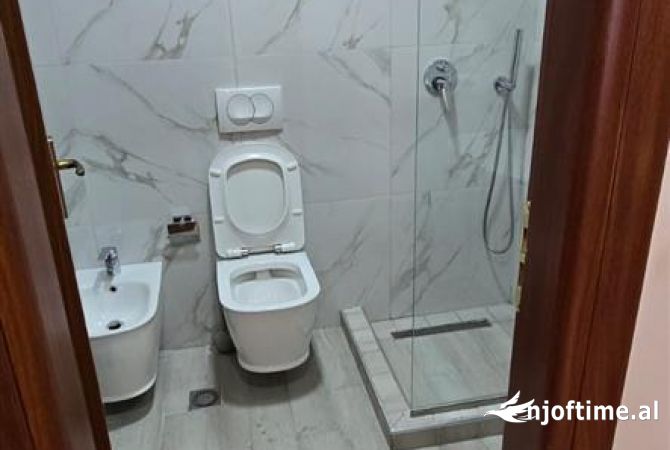 Shtepi ne shitje 2+1 ne Tirane - 135,000 Euro