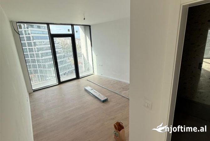 Shtepi me qera Apartament ne Tirane, 3+1, Mobilimi Bosh, pa mobiluar, Pagesa 2,500  Euro.