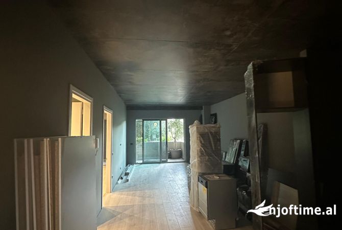 Shtepi ne shitje Apartament ne Tirane, 1+1, Mobilimi Pjeserisht e mobiluar, Pagesa 430,535  Euro.