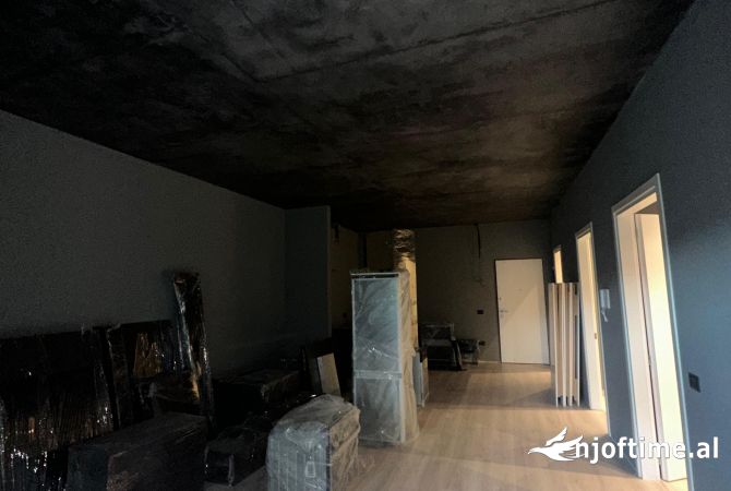Shtepi ne shitje Apartament ne Tirane, 1+1, Mobilimi Pjeserisht e mobiluar, Pagesa 430,535  Euro.