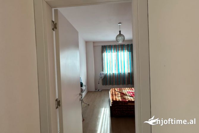 Shtepi me qera Apartament ne Tirane, 1+1, Mobilimi E mobiluar, Pagesa 400  Euro.