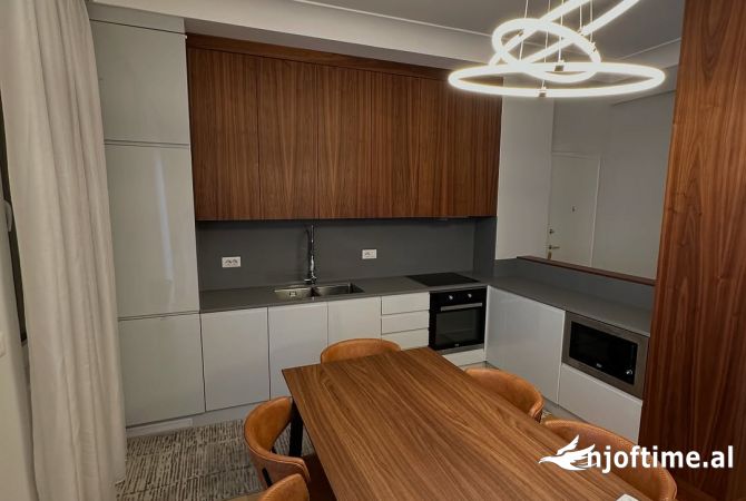 Shtepi me qera 2+1 ne Tirane - 1,500 Euro