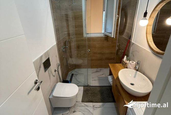Shtepi me qera Apartament ne Tirane, Garsoniere, Mobilimi E mobiluar, Pagesa 500  Euro.