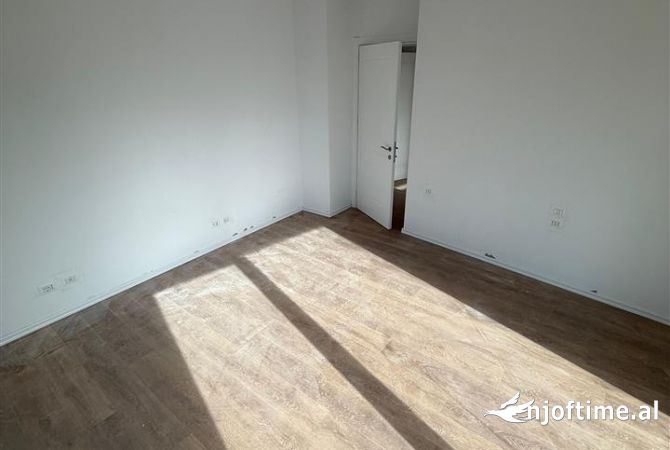 💥 EKSKLUZIVE Jepet Ambient Biznesi 3+1 te Kompleksi Lake View, Liqeni Artificial