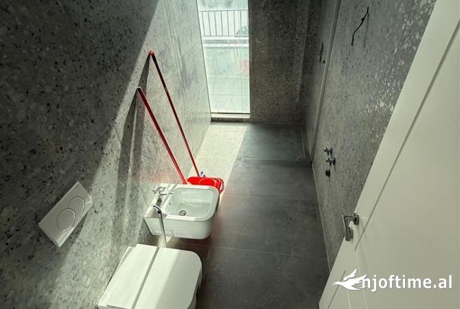 💥 EKSKLUZIVE Jepet Ambient Biznesi 3+1 te Kompleksi Lake View, Liqeni Artificial