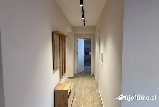 Shtepi me qera 2+1 ne Tirane - 650 Euro