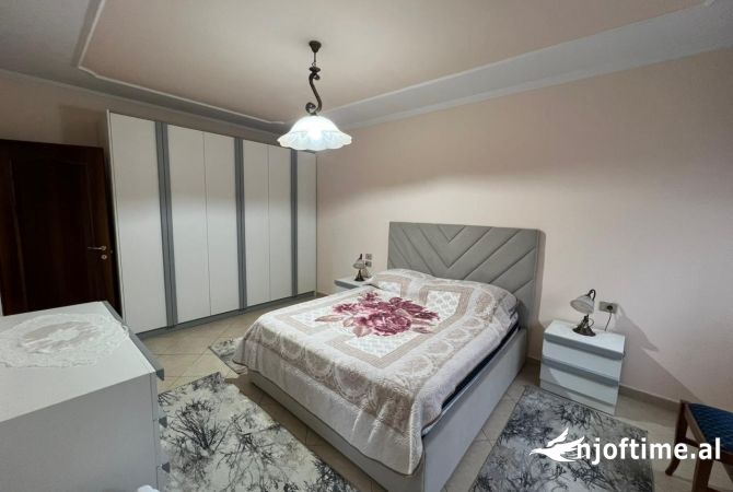 Shtepi me qera 2+1 ne Tirane - 1,000 Euro