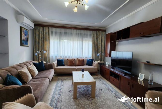 Shtepi me qera 2+1 ne Tirane - 1,000 Euro