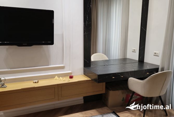 Shtepi me qera Apartament ne Tirane, 2+1, Mobilimi E mobiluar, Pagesa 1,500  Euro.