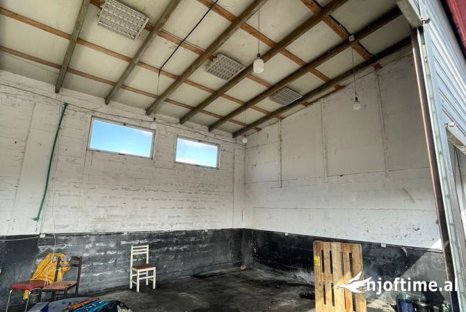 Ambient biznesi me qera 4+1 ne Tirane - 1,000 Leke