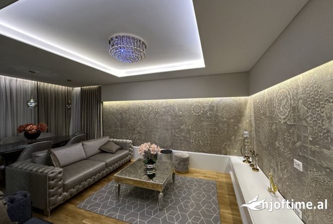 Shtepi ne shitje Apartament ne Tirane, 3+1, Mobilimi E mobiluar, Pagesa 350,000  Euro.