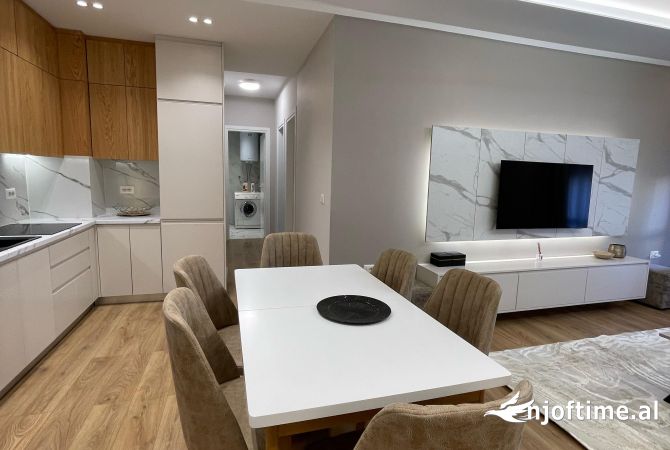 Shtepi me qera Apartament ne Tirane, 2+1, Mobilimi E mobiluar, Pagesa 800  Euro.
