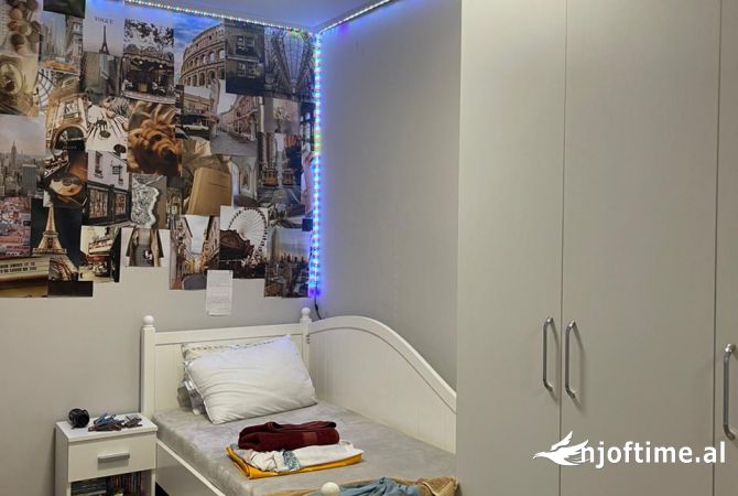 Shtepi me qera Apartament ne Tirane, 2+1, Mobilimi E mobiluar, Pagesa 800  Euro.