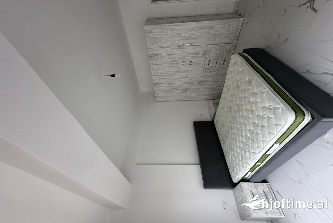 Shtepi me qera Apartament ne Tirane, 2+1, Mobilimi E mobiluar, Pagesa 500  Euro.