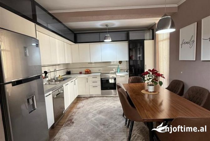 Shtepi ne shitje 3+1 ne Tirane - 310,000 Euro