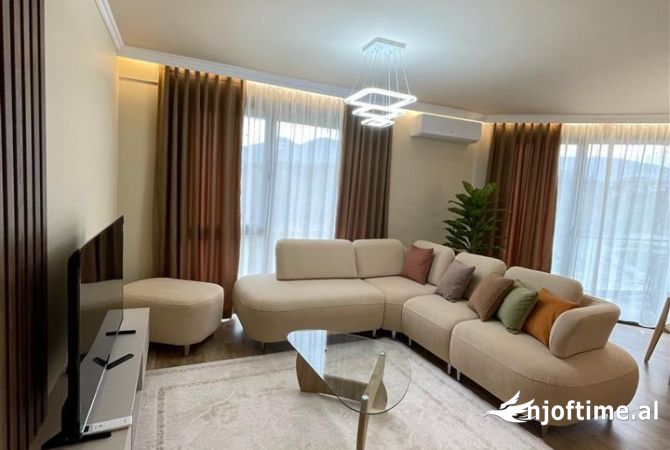 Shtepi me qera 2+1 ne Tirane - 1,200 Euro