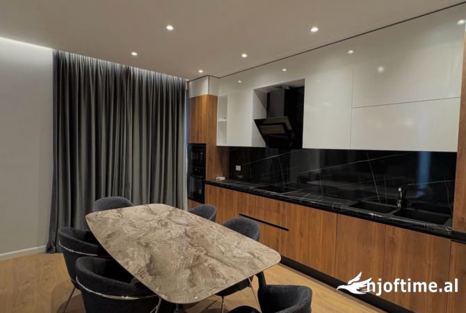 Shtepi me qera Apartament ne Tirane, 3+1, Mobilimi E mobiluar, Pagesa 1,600  Euro.