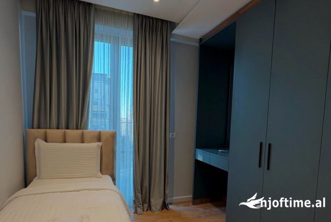 Shtepi me qera Apartament ne Tirane, 3+1, Mobilimi E mobiluar, Pagesa 1,600  Euro.