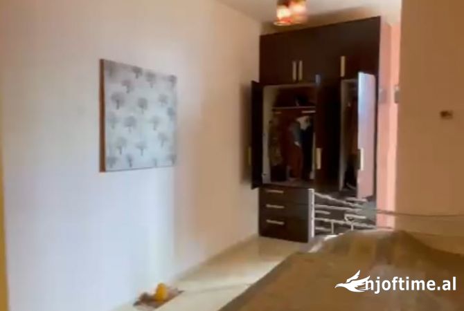 Shtepi ne shitje Apartament ne Tirane, 1+1, Mobilimi E mobiluar, Pagesa 68,000  Euro.