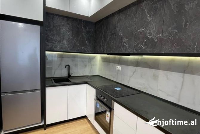 Shtepi ne shitje Apartament ne Tirane, 2+1, Mobilimi E mobiluar, Pagesa 143,000  Euro.