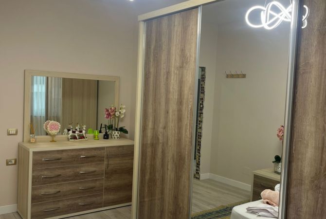 Shtepi me qera Apartament ne Tirane, 1+1, Mobilimi E mobiluar, Pagesa 900  Euro.