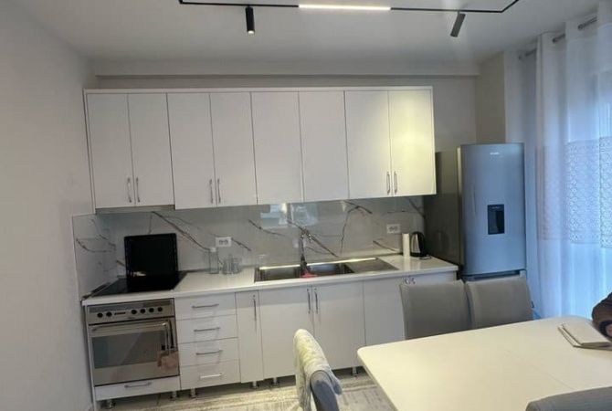 Shtepi me qera Apartament ne Tirane, 2+1, Mobilimi E mobiluar, Pagesa 700  Euro.