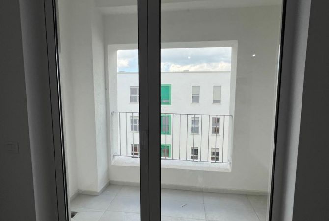 Shtepi ne shitje Apartament ne Tirane, 1+1, Mobilimi Bosh, pa mobiluar, Pagesa 98,070  Euro.
