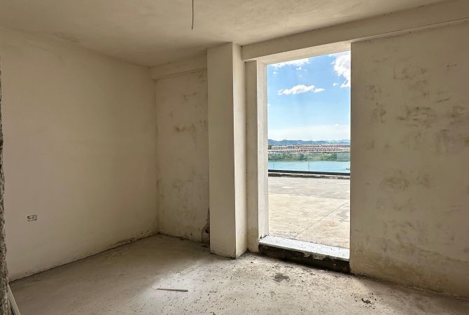 Luxury villas for sale in Tirana 3+1, Emty