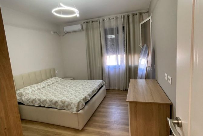 Shtepi ne shitje Apartament ne Tirane, 2+1, Mobilimi E mobiluar, Pagesa 200,000  Euro.