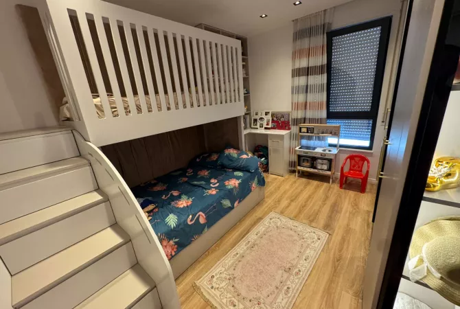 Shtepi ne shitje Apartament ne Tirane, 2+1, Mobilimi E mobiluar, Pagesa 206,000  Euro.