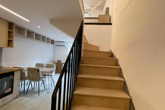 Shtepi ne shitje Duplex(shtepi me 2 kate) ne Tirane, 1+1, Mobilimi E mobiluar, Pagesa 95,000  Euro.