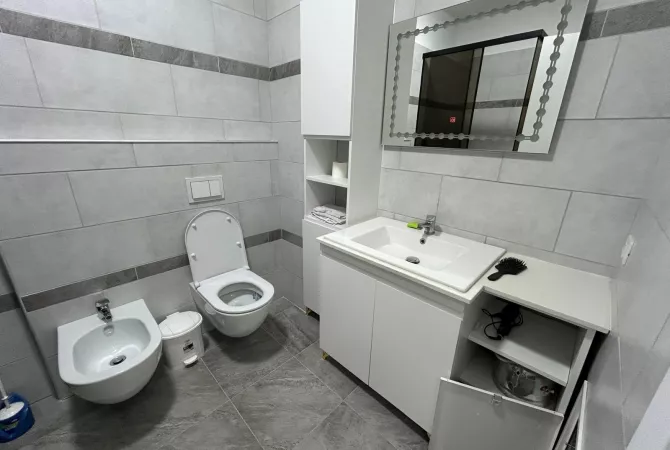 Shtepi me qera 2+1 ne Tirane - 900 Euro