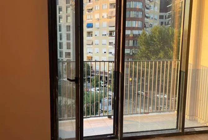 Ambient biznesi me qera 3+1 ne Tirane - 850 Euro